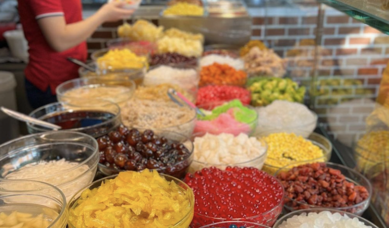 Top Local Dessert & Snack Shops Udom Suk