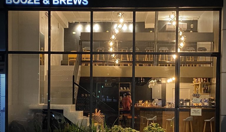 Booze & Brews Bar & Cafe: Where Cheers Meet Culinary Delights in Manila
