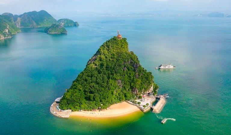 A Perfect Blend of Adventure and Relaxation: Exploring Ti Top Island